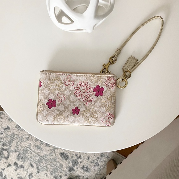 Coach Waverly Floral Cream Zippered Wristlet - Picture 3 of 7